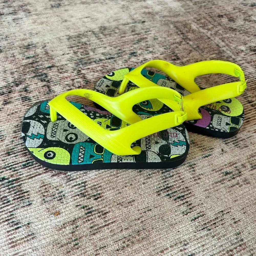 Old Navy Yellow and Green Flip Flop Sandals